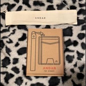 Andar wristlet wallet